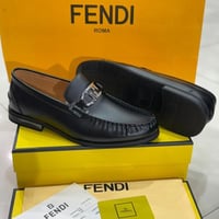 ‏حذاء فندي رسمي