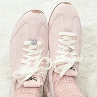 حذاء ألو رياضي وردي