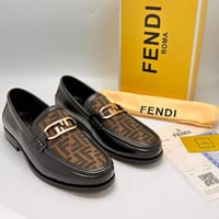 حذاء فندي رسمي ذهبي