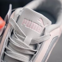 حذاء بوما وردي فضي