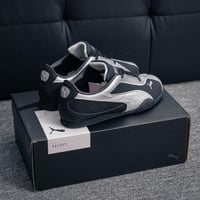 حذاء بوما أسود فضي