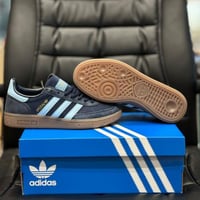 حذاء سبيزل اديداس