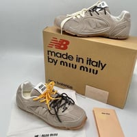 حذاء ميو ميو مع نيوبالانس