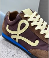 حذاء لويفي بني بيج