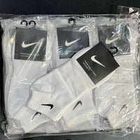 جوارب نايك قصير أبيض