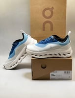 حذاء اون راننق X لويفي