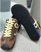 حذاء لويفي بني بيج