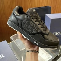 حذاء ديور للجنسين