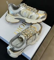 حذاء رياضي ديور