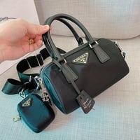 حقيبه برادا للجنسين