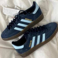 حذاء اديداس سبيزل