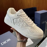 حذاء ديور للجنسين