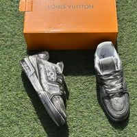 ‏حذاء لويس فيتون إيطالي