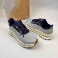 ‏ حذاء اون راننق رياضي