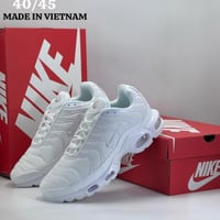 ‏حذاء نايك فيتنامي