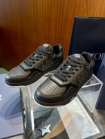 حذاء ديور للجنسين