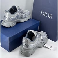 ‏حذاء رياضي ديور