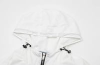 جاكيت برادا أبيض