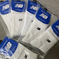 جوارب نيوبالانس طويل أبيض