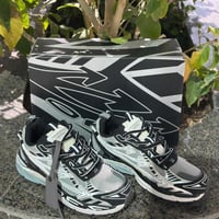 ‏حذاء أوف وايت رياضي