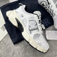 حذاء ديور رياضي