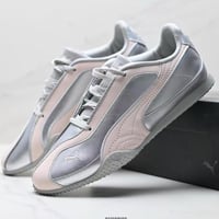 حذاء بوما وردي فضي