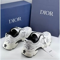 ‏حذاء رياضي ديور