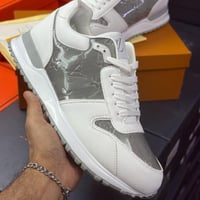 حذاء لويس فيتون