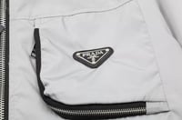 جاكيت برادا رمادي