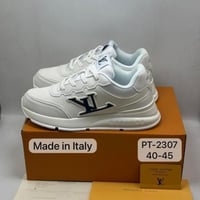 حذاء لويس فيتون