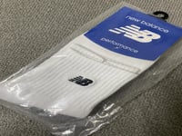 جوارب نيوبالانس طويل أبيض