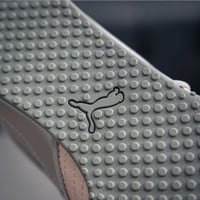 حذاء بوما وردي فضي