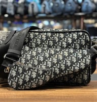 حقيبه ديور للجنسين