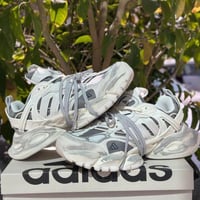 ‏حذاء أديداس ديلوكس رياضي