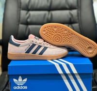 حذاء سبيزيال اديداس