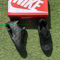 حذاء نايك شوكس R4 الرياضي