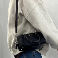 حقيبه برادا للجنسين