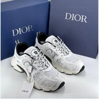 ‏حذاء رياضي ديور