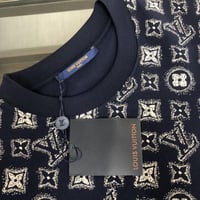 تيشيرت لويس فيتون