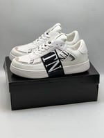 حذاء فالنتينو ( أبيض )