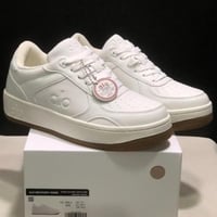 حذاء ألو رياضي أبيض