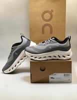 حذاء اون راننق X لويفي