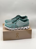 حذاء اون راننق فيتنامي