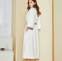 روب ابيض ملكي ريفي - White Royal Rob Reefi