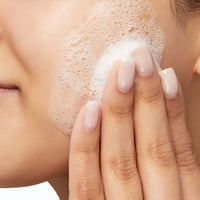 رغوة منظفه للوجه من سيرافي للبشرة العادية الى الده...