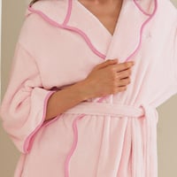 روب استحمام ويفز وردي من ريفي - Reefi bathrobe Pin...