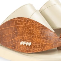 حذاء شرقي جملي نقشة التمساح