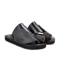 حذاء شرقي أسود نقشة النعام