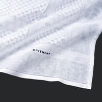 شماغ جفينشي أبيض 2024