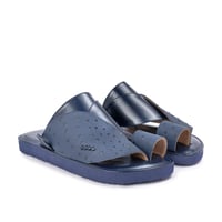 حذاء شرقي كحلي نقشة النعام